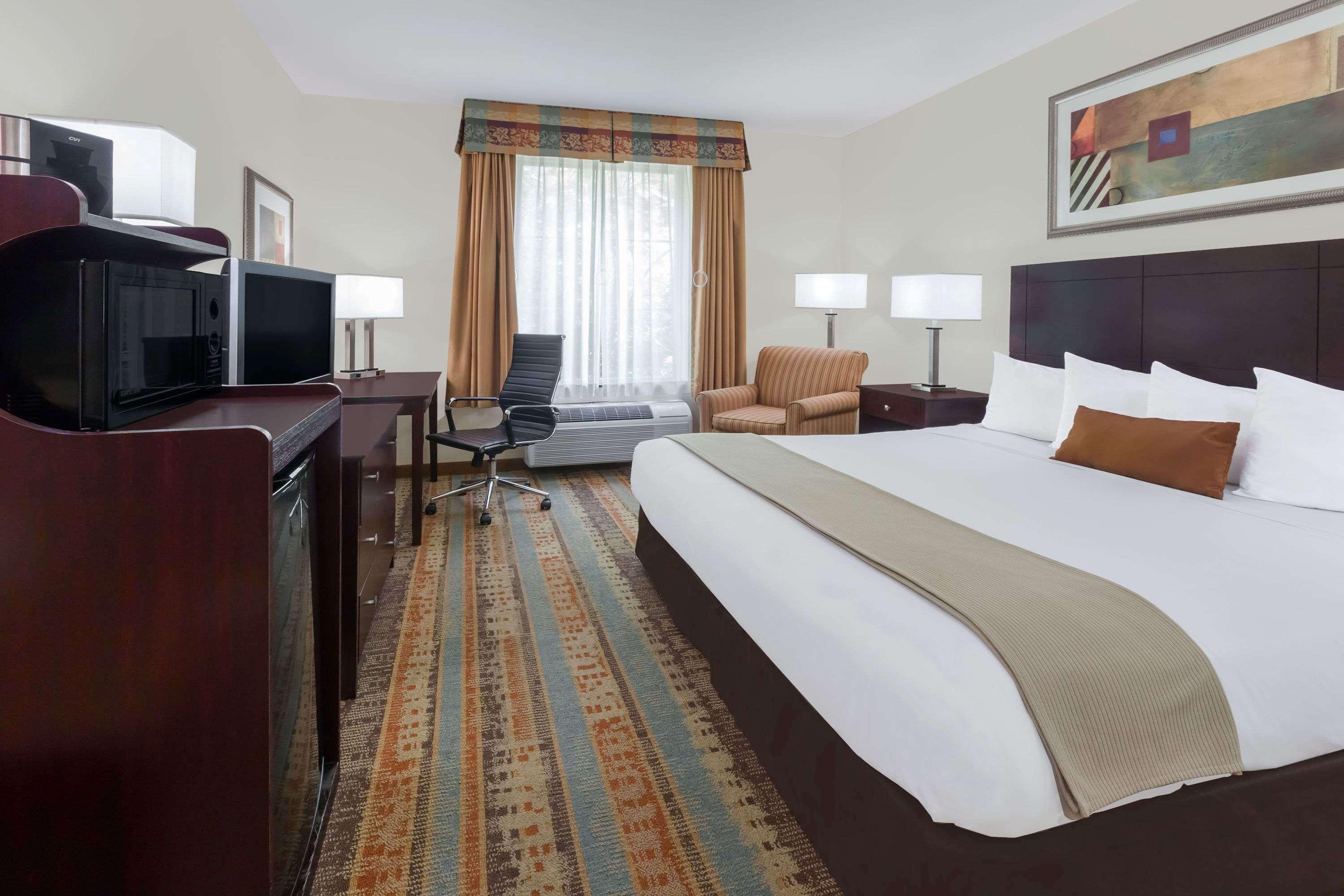 Baymont By Wyndham Henderson Hotel Exterior photo